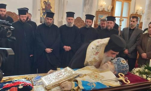 Η ΗΛΕΙΑ ΜΕ ΣΥΓΚΙΝΗΣΗ ΑΠΟΧΑΙΡΕΤΗΣΕ ΤΟΝ ΠΝΕΥΜΑΤΙΚΌ ΤΗΣ ΠΑΤΕΡΑ ΜΑΚΑΡΙΣΤΟ ΜΗΤΡΟΠΟΛΙΤΗ ΠΡΩΗΝ ΗΛΕΙΑΣ ΚΥΡΟ ΓΕΡΜΑΝΟ